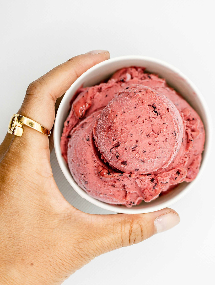 Sorbet-is på friske frugter
